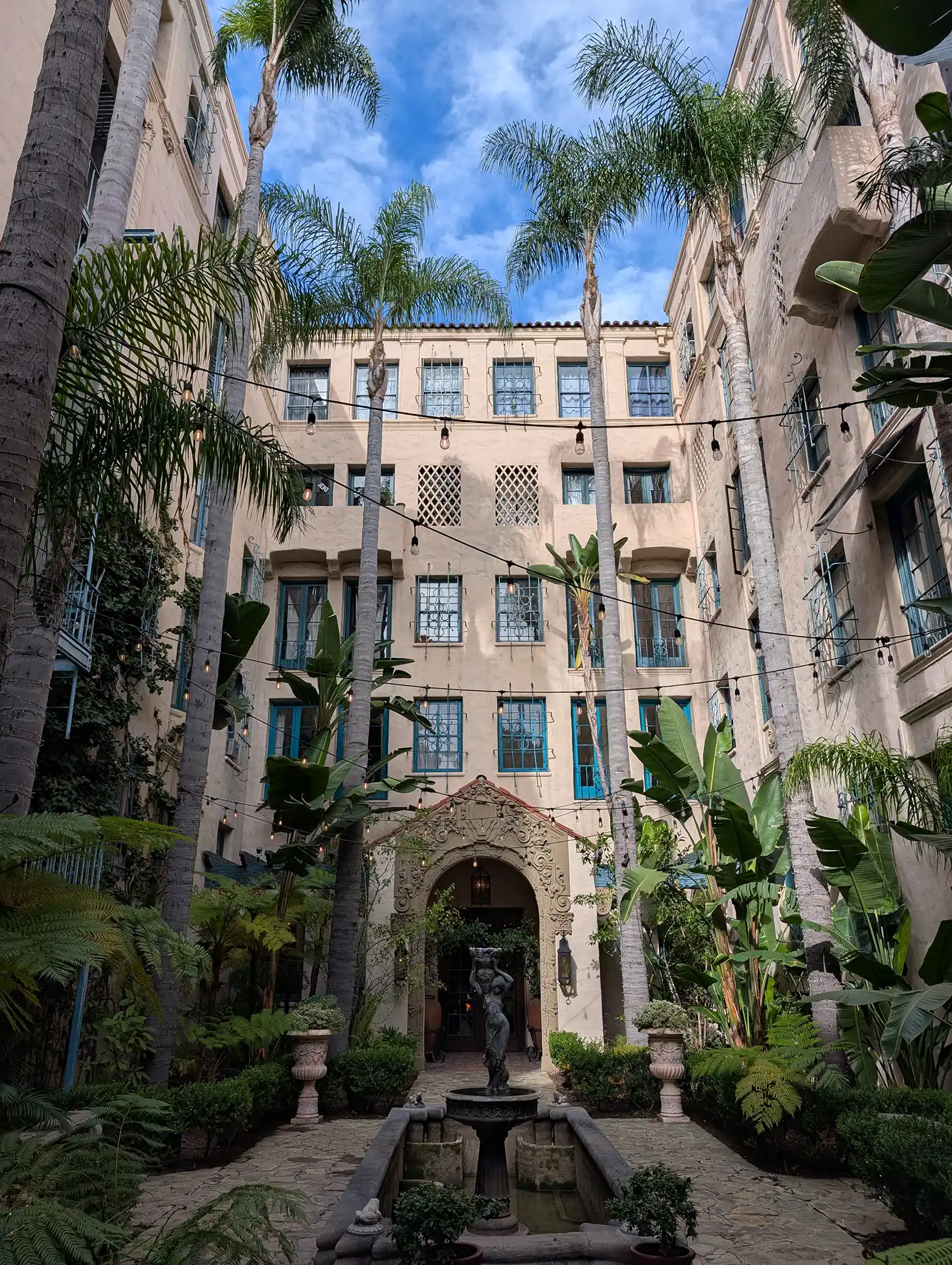 Los Altos is my if-I-were-rich aesthetic. It was also built to squirrel away (one of?) William Randolph Hearst&rsquo;s mistress(es?).